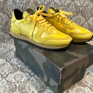 VALENTINO GARAVANI YELLOW CAMO SNEAKERS